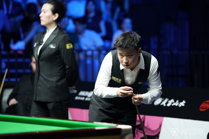 斯诺克武汉赛:赵心童5-2晋级,斯佳辉5-1会师特鲁姆普